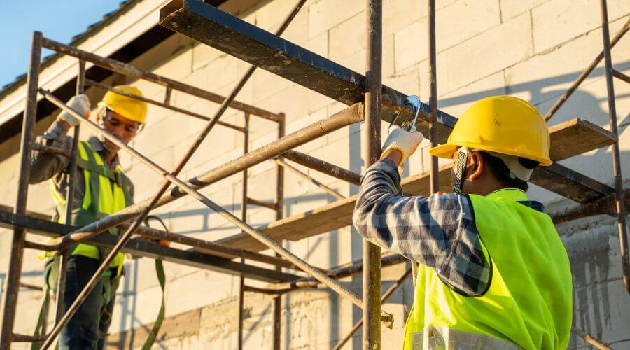 Professional gutter cleaning in Trenton, FL